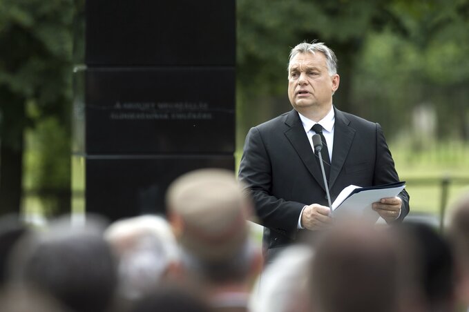 Orbán Viktor miniszterelnök beszédet mond a Gulág-emlékmű avatásán Budapesten (MTI Fotó: Koszticsák Szilárd)