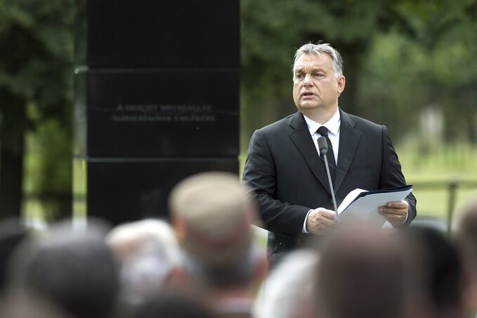 Orbán Viktor miniszterelnök beszédet mond a Gulág-emlékmű avatásán Budapesten (MTI Fotó: Koszticsák Szilárd) Orbán Viktor miniszterelnök beszédet mond a Gulág-emlékmű avatásán Budapesten (MTI Fotó: Koszticsák Szilárd)