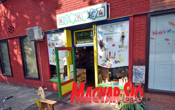 A Kockica Eco Toys kisipari műhely üzlete (Gergely Árpád felvétele) A Kockica Eco Toys kisipari műhely üzlete (Gergely Árpád felvétele)