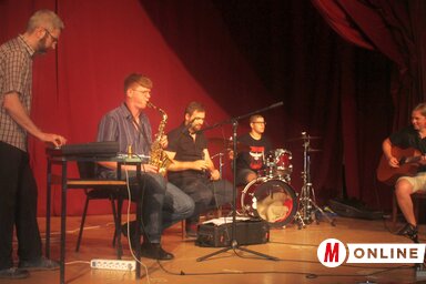 A zentai Sunshine együttes volt a nyitónap egyik legkedveltebb produkciója (Báló Andor felvétele)