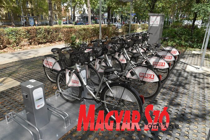 Az idén elkészül a 14. NS Bike kerékpárkölcsönző állomás, amelyet az Európa sugárúton alakítanak majd ki (Ótos András felvétele) Az idén elkészül a 14. NS Bike kerékpárkölcsönző állomás, amelyet az Európa sugárúton alakítanak majd ki (Ótos András felvétele)