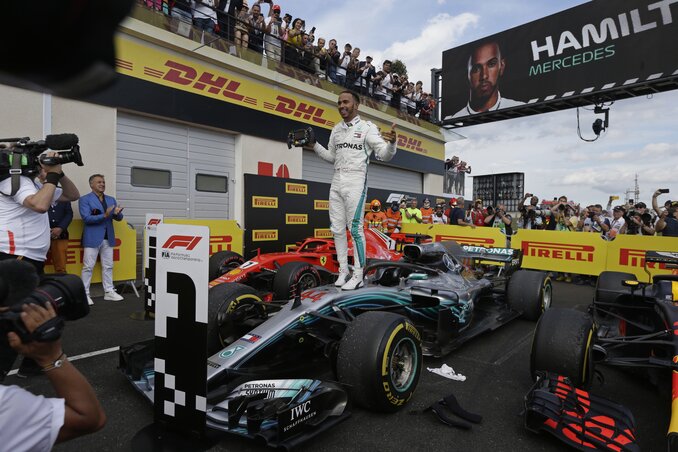 Hamilton a futamot is megnyerte és az összesítésben is az élre állt (Fotó: Beta/AP)
