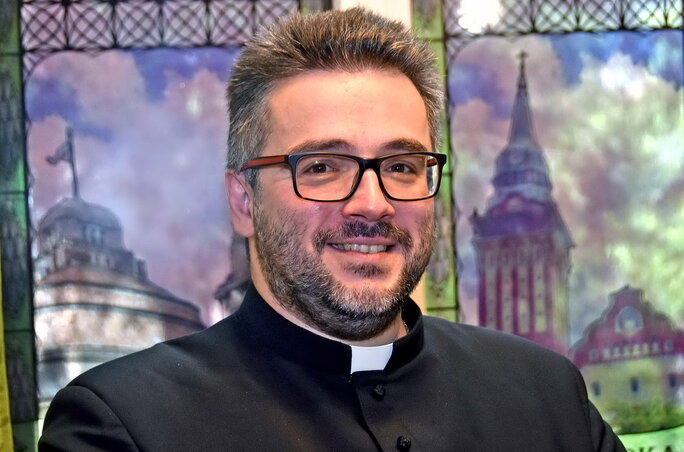 Szakály József, a kertvárosi Munkás Jézus-templom plébánosa (Fotó: Gergely Árpád) Szakály József, a kertvárosi Munkás Jézus-templom plébánosa (Fotó: Gergely Árpád)