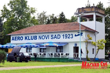 A cseneji Aeroklubot a múlt század elején alapította meg Dunđerski Gedeon és az újvidéki városi tanács. A sportszervezet 1923 óta működik, pilóták, ejtőernyősök képzésével foglakozik (Dávid Csilla felvétele)