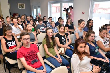 A nyelvtanulás mellett a kollégiumi élettel és Újvidékkel is ismerkednek a részvevők