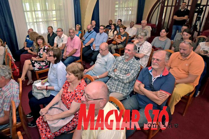 A kerekasztal résztvevői (Fotó: Gergely Árpád) A kerekasztal résztvevői (Fotó: Gergely Árpád)