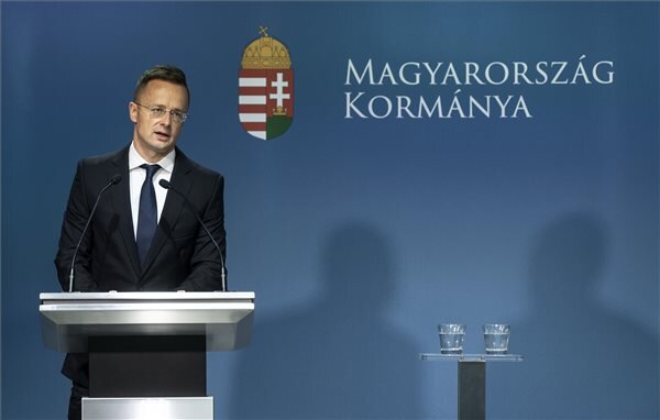 Szijjártó Péter sajtótájékoztatója (fotó: MTI)