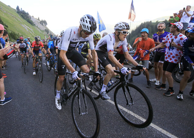 Geraint Thomas (jobbról) és Chris Froome: a Sky uralja versenyt (Fotó: Beta/AP)