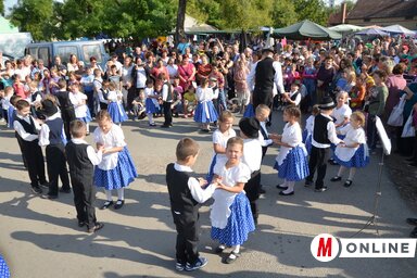 Néptáncosok a tavalyi szüreti napokon (Lakatos János felvétele)