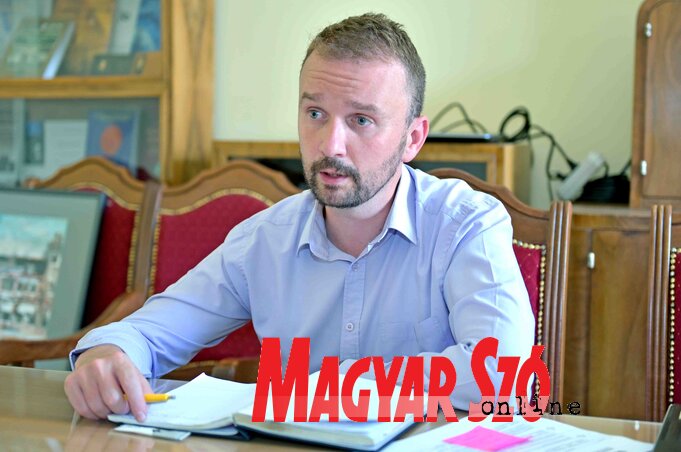 Dr. Námesztovszki Zsolt dékánhelyettes (Fotó: Gergely Árpád) Dr. Námesztovszki Zsolt dékánhelyettes (Fotó: Gergely Árpád)