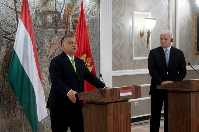Orbán Viktor magyar miniszterelnök és Duško Marković montenegrói kormányfő sajtótájékoztatót tart megbeszélésük után a Vila Gorica palotában (MTI Fotó: Koszticsák Szilárd)