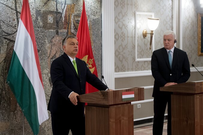 Orbán Viktor magyar miniszterelnök és Duško Marković montenegrói kormányfő sajtótájékoztatót tart megbeszélésük után a Vila Gorica palotában (MTI Fotó: Koszticsák Szilárd) Orbán Viktor magyar miniszterelnök és Duško Marković montenegrói kormányfő sajtótájékoztatót tart megbeszélésük után a Vila Gorica palotában (MTI Fotó: Koszticsák Szilárd)