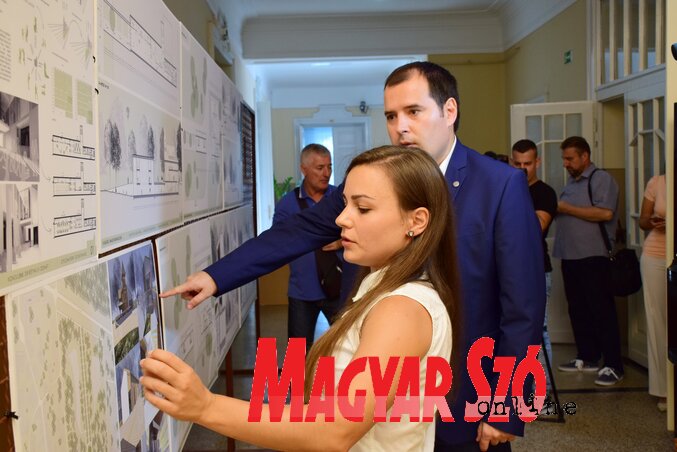 A műemlékvédelmi szabályzatra figyelve készültek a tervek (Puskás Károly felvétele) A műemlékvédelmi szabályzatra figyelve készültek a tervek (Puskás Károly felvétele)