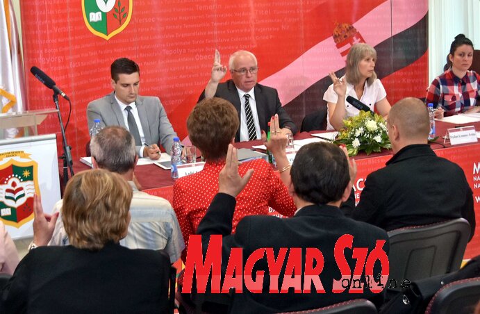 A Magyar Nemzeti Tanács 35 mandátumáért az elmúlt választáson 4 lista versengett (Gergely Árpád felvétele)