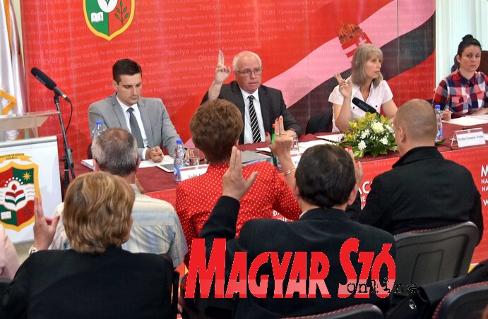 A Magyar Nemzeti Tanács 35 mandátumáért az elmúlt választáson 4 lista versengett (Gergely Árpád felvétele) A Magyar Nemzeti Tanács 35 mandátumáért az elmúlt választáson 4 lista versengett (Gergely Árpád felvétele)