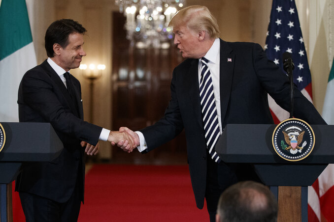 Giuseppe Conte olasz kormányfő és Donald Trump amerikai elnök (Fotó: Beta/AP)