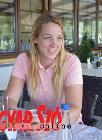Milica Ošap fiatal igazgatónő szerint, ha jövőre befejezik a pályabővítést, akkor a zsablyai lesz az első klub Szerbiában, amelynek 18 pályája van, és akkor rangos nemzetközi tornákat is szervezhetnek (Nagy Magdolna felvétele)