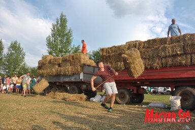Látványos és izgalmas pillanatokban bővelkedik a Parasztolimpia
