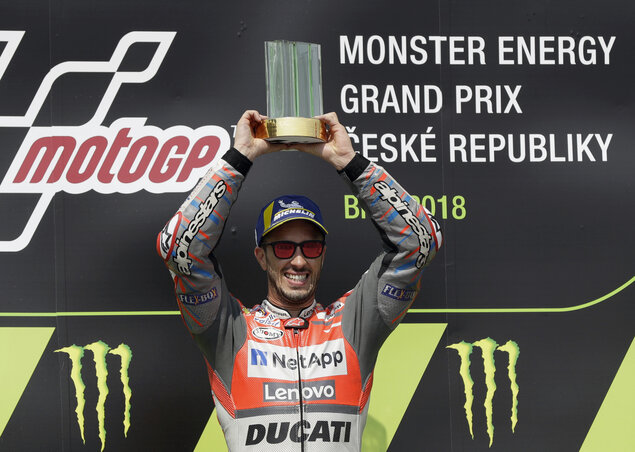 Felfrissülés a „nem Márquez-győzelem”: Andrea Dovizioso a cseh pódium csúcsán (Fotó: Beta/AP)