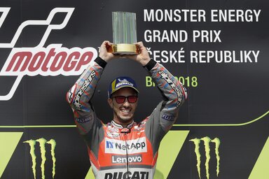 Felfrissülés a „nem Márquez-győzelem”: Andrea Dovizioso a cseh pódium csúcsán (Fotó: Beta/AP)