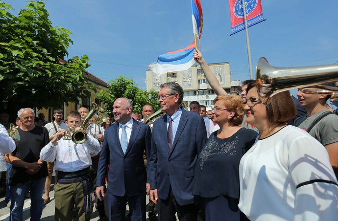 Nenad Popović és Alekszandr Csepurin a fesztiválmegnyitón (Forrás: Beta) Nenad Popović és Alekszandr Csepurin a fesztiválmegnyitón (Forrás: Beta)