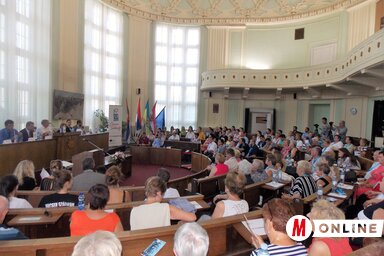 Testvérvárosok képviselőivel telt meg a városháza (Horváth Zsolt felvétele)