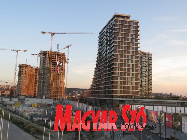 Immár presztizskérdés lakástulajdonossá válni a Belgrádi vízivárosban (Fotó: Miklós Hajnalka)