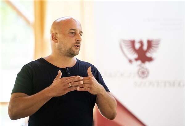 Menyhárt József (fotó: MTI) Menyhárt József (fotó: MTI)
