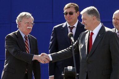 John Bolton és Petro Porosenko pénteki találkozója Kijevben (fotó: MTI/EPA)