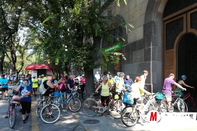 A bringások megérkeznek a szabadkai Városházához (Fotó: Sándor Zoltán)