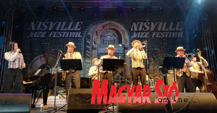 Uralsky Dixieland Band (Sándor Zoltán felvétele) Uralsky Dixieland Band (Sándor Zoltán felvétele)