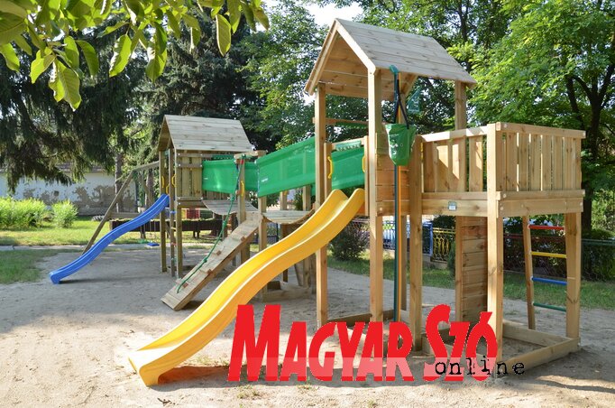 Az új, korszerű játszótér a központi oviban (Lakatos János felvétele)