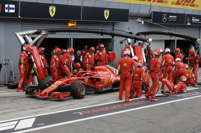 Vettel gyorsan a bokszba kényszerült (Fotó: Beta/AP)
