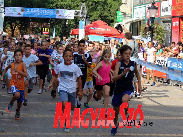 A korzón megrendezett gyermekfutamokon is több százan vettek részt (Fotó: Benedek Miklós)