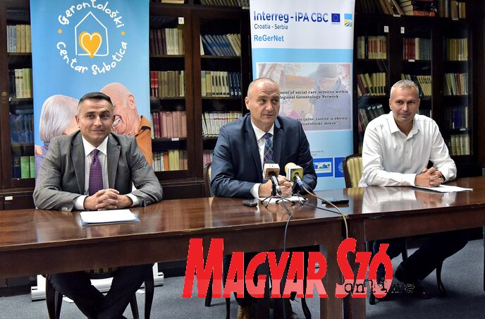 Srđan Samardžić, dr. Nenad Ivanišević és Ilija Đukanović a sajtótájékoztatón (Fotó: Gergely József)