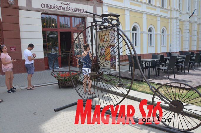 Vigadó a cukrászdával (Fotó: Dávid Csilla) Vigadó a cukrászdával (Fotó: Dávid Csilla)