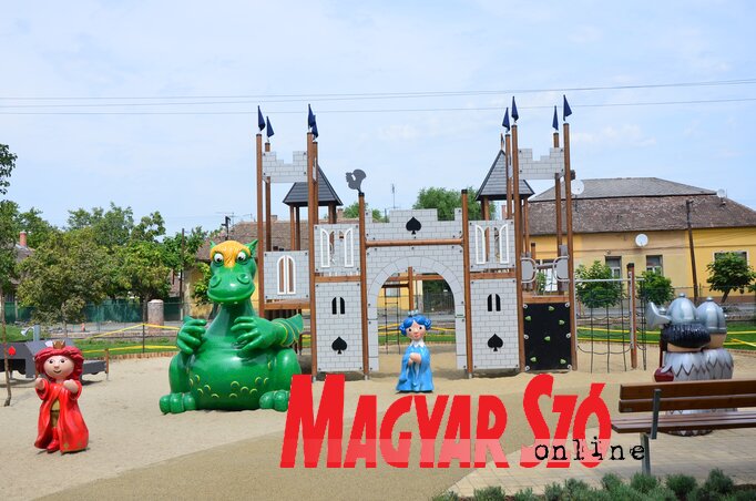 Süsü játszótér (Fotó: Dávid Csilla) Süsü játszótér (Fotó: Dávid Csilla)