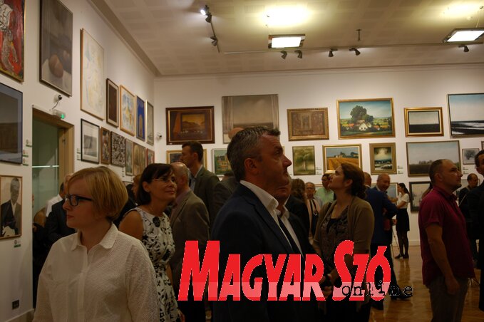 Nagyon sokan voltak kíváncsiak a XX. század második felében alkotók jeles műveire (Bozsoki Valéria)