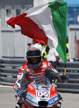 San Marino Andrea Dovizioso győzelmét hozta, a hazai közönség nagy örömére (Fotó: Beta/AP)
