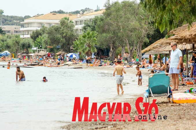 Augusztus végén már kevesebben strandolnak (Diósi Árpád felvétele) Augusztus végén már kevesebben strandolnak (Diósi Árpád felvétele)