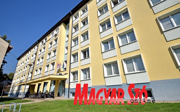 A Bosa Milićevićről elnevezett főépület a Közgazdasági Kar közelében található (Fotó: Gergely Árpád) A Bosa Milićevićről elnevezett főépület a Közgazdasági Kar közelében található (Fotó: Gergely Árpád)