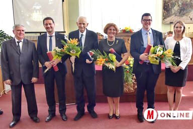 A díjazottak és az önkormányzat illetékesei: Czegledi Rudolf, dr. Nagy Gábor Tamás, Bognár András, Mirjana Mandić, Koliger Maxwell és Tatjana Balo (Gergely József felvétele)