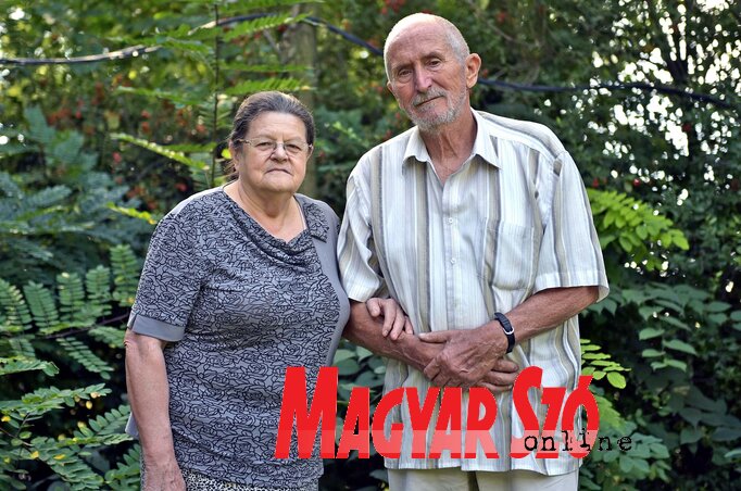 Antal István és Teréz hálásak, hogy megérhették a 100 éves évfordulót (Gergely Árpád felvétele) Antal István és Teréz hálásak, hogy megérhették a 100 éves évfordulót (Gergely Árpád felvétele)