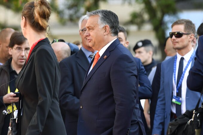 Orbán Viktor miniszterelnök érkezik az európai uniós állam- és kormányfők informális salzburgi csúcstalálkozójára (MTI Fotó: Máthé Zoltán)