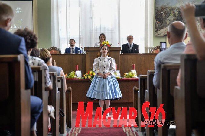 Vázsonyi Csilla népdalénekes előadása tette ünnepélyesebbé a városnapi díszülést Vázsonyi Csilla népdalénekes előadása tette ünnepélyesebbé a városnapi díszülést