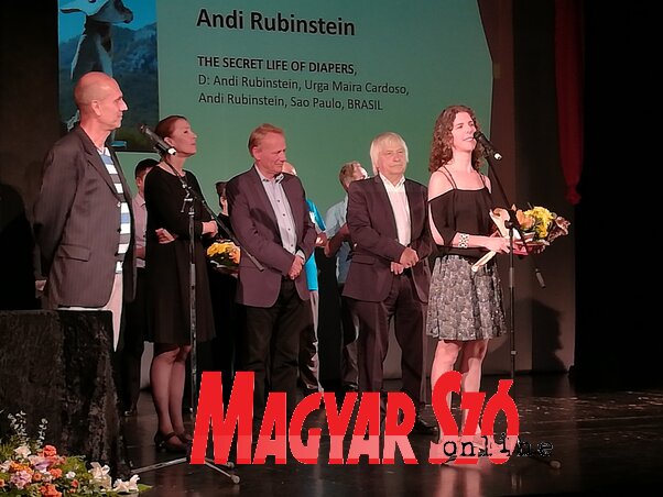 A díjátadón a brazil Andi Rubinstein köszönetet mond a szívélyes fogadtatásért (Lukács Melinda felvétele)