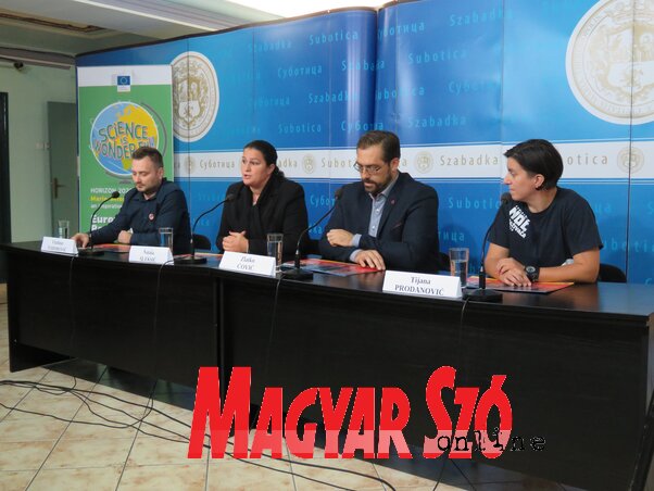 Vladimir Todorović, Nataša Aleksić, dr. Zlatko Čović és dr. Tijana Prodanović (Fotó: Patyi Szilárd)