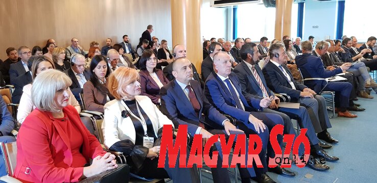A fórum résztvevői (Fotó: Fehér Ildikó) A fórum résztvevői (Fotó: Fehér Ildikó)
