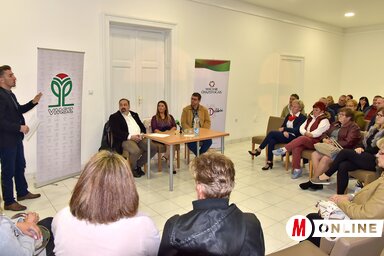 Törökkanizsán mutatkoztak be a Magyar Összefogás jelöltjei (Gergely József felvétele)