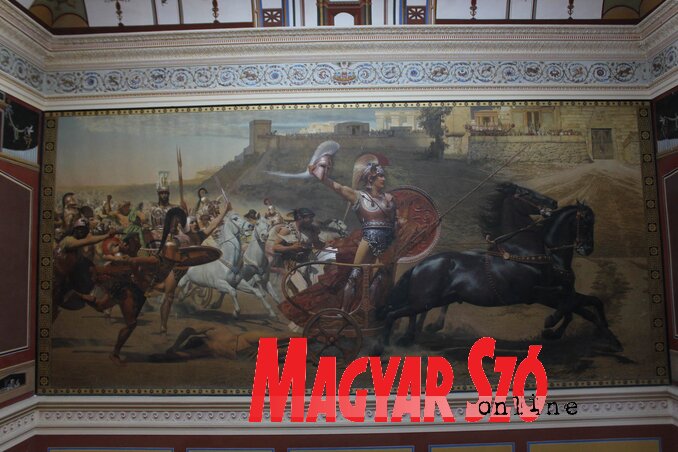 Franz von Matsch bécsi festő hatalmas freskója, Achilles diadala óriási méreteivel uralja a pazar lépcsőházat (Diósi Árpád felvétele)